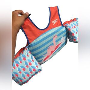Speedo Kids Swim Vest with Dinosaur Design weight 33-55lbs